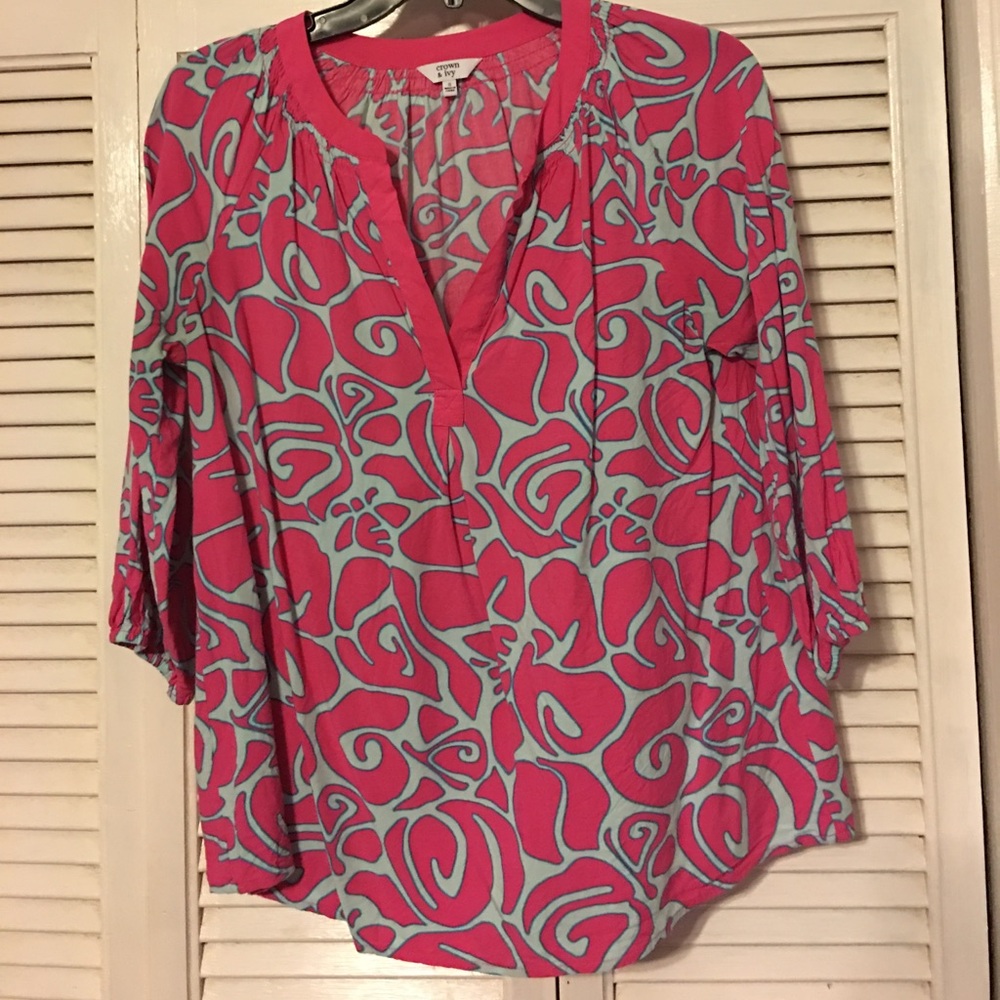 EUC Crown & Ivy Blouse 3/4 sleeves‎